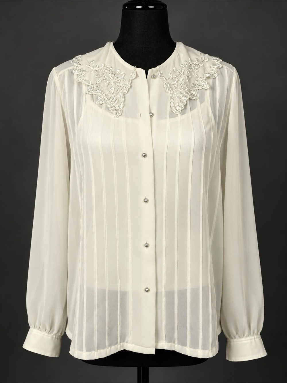 Vintage dainty off white blouse with lacy collar and pearl buttons. Victorian L